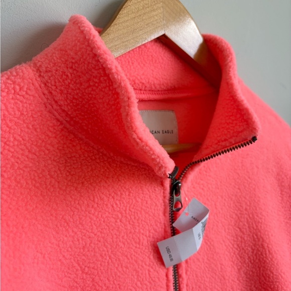 American Eagle Cropped Fleece Sweatshirt 1/4 Zip Small NEW - Picture 2 of 3